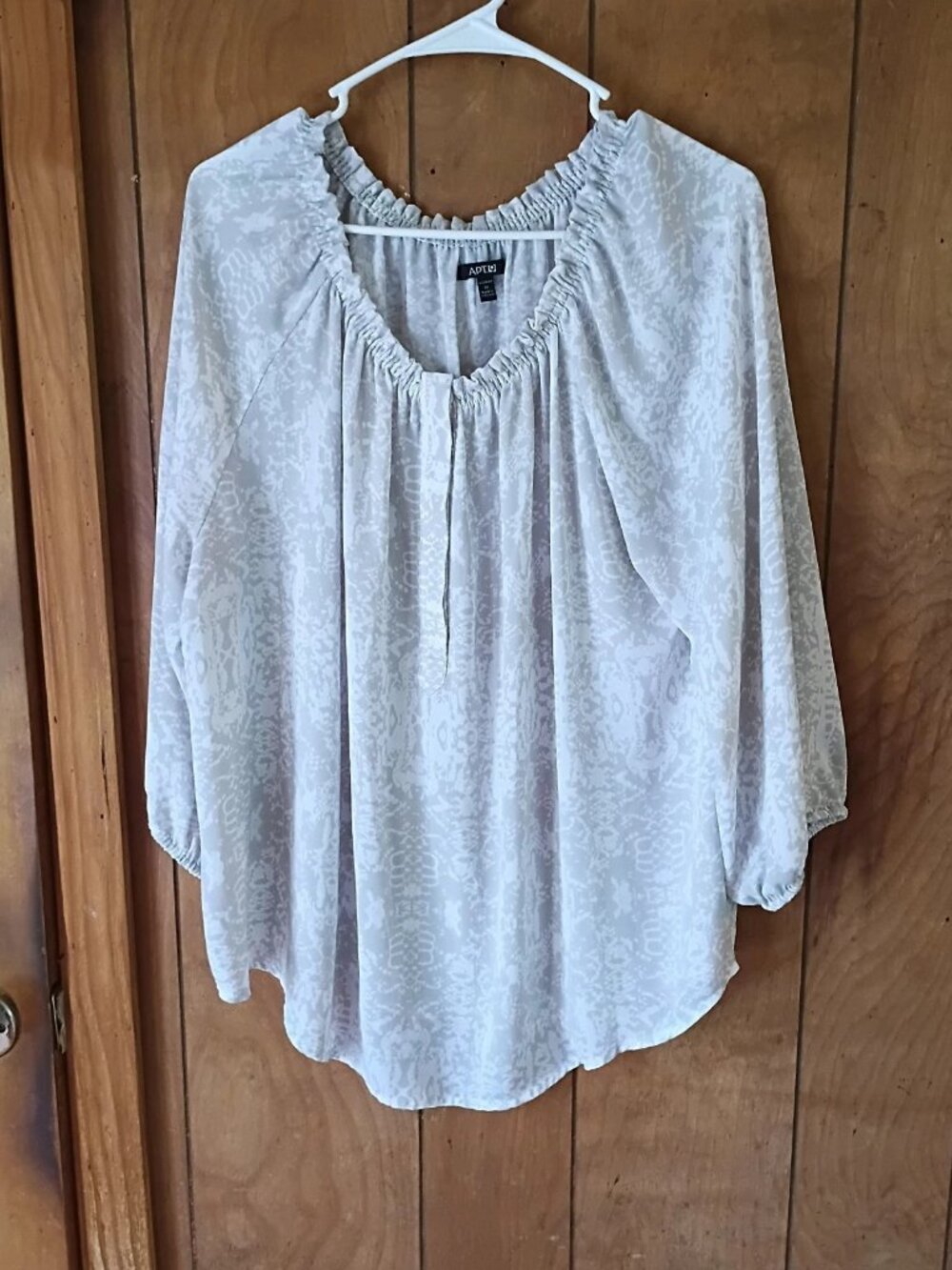Apt. 9 Women's 1X White Gray Floral Peasant Blouse 3/4 Sleeve Polyester